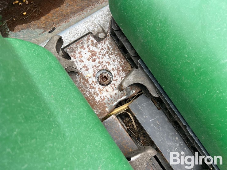 2021-john-deere-c16r-image-15