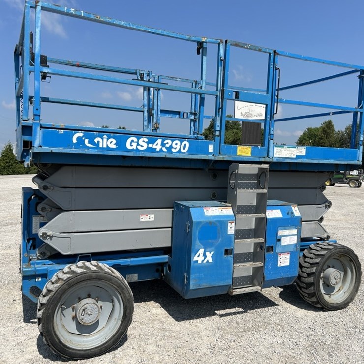 2014 GENIE GS4390RT