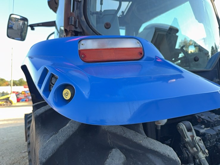 new-holland-t6070-image-37