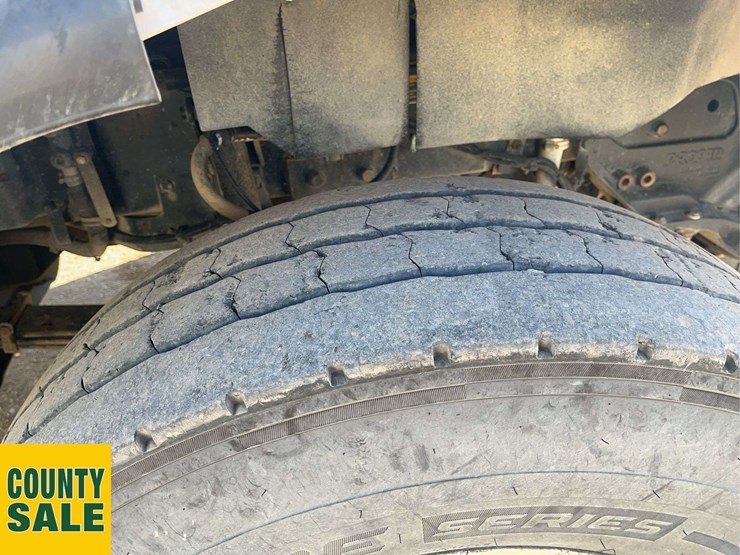 2016-kenworth-t800-image-10