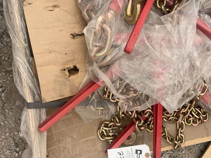 (8)-3/8”-x-20’-grade-70-transport-chains-with-ratchet-binders-image-7