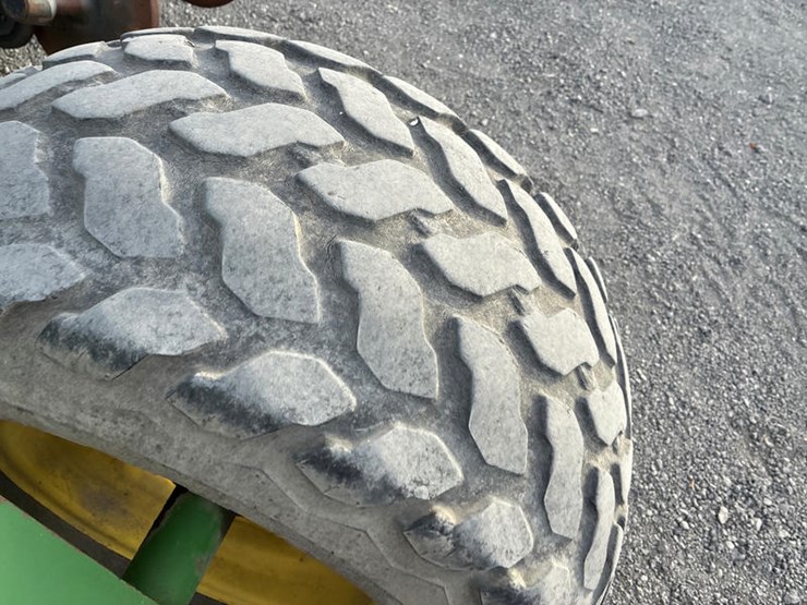 2009-john-deere-1590-image-26