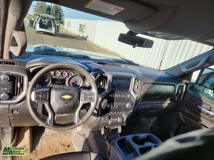 2021-chevrolet-silverado-2500hd-image-15