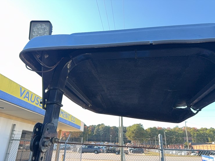 new-holland-boomer-30-image-35