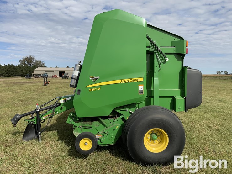 2021-john-deere-560m-image-8