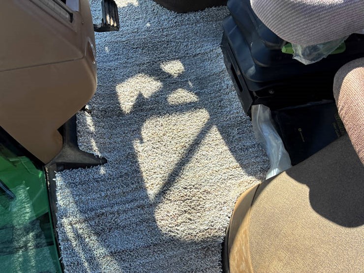 2014-john-deere-4830-image-82