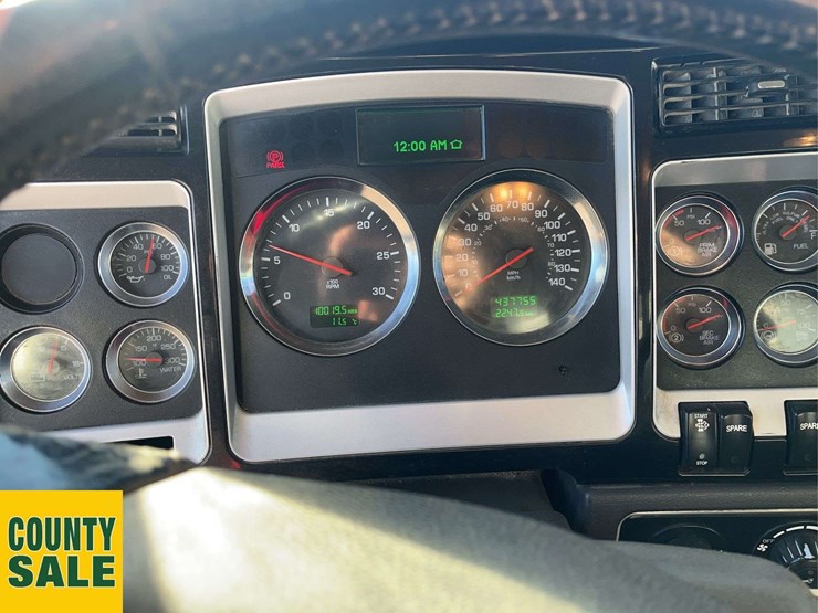 2016-kenworth-t800-image-12