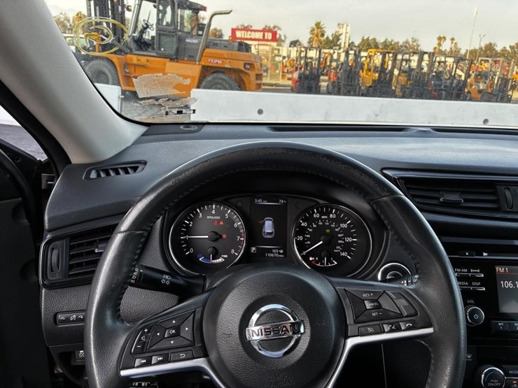 2017-nissan-rogue-image-14