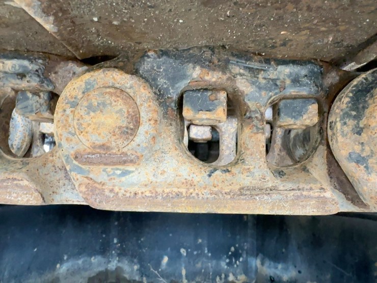 2004-caterpillar-330cl-hydraulic-excavator-image-29