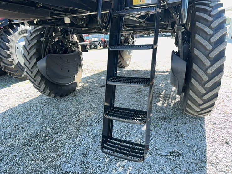 2023-case-ih-4350-patriot--sprayer-image-48