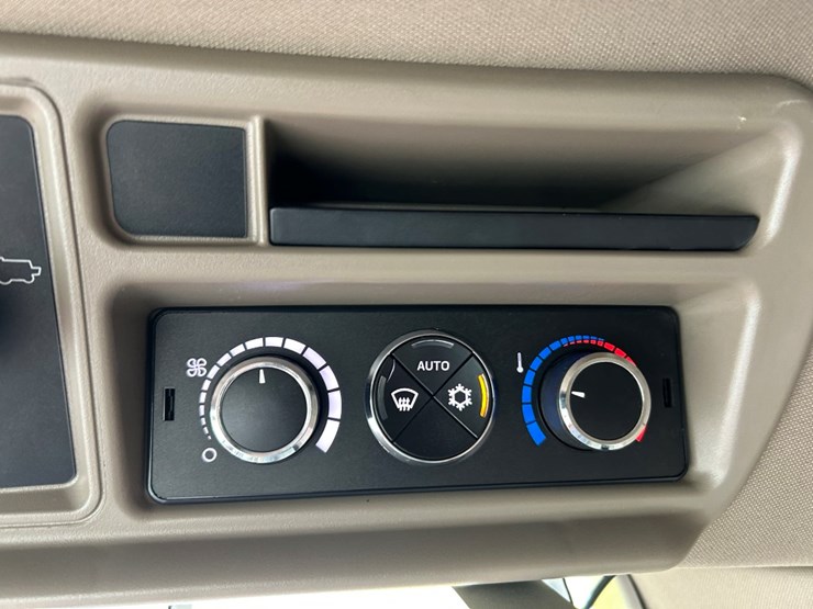 2019-case-ih-8250-image-51