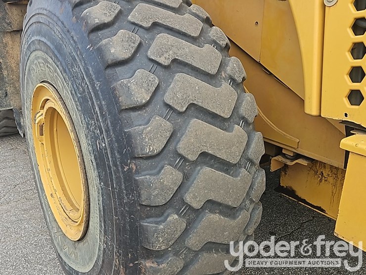 2011-caterpillar-972k-image-10