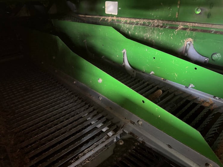 2005-john-deere-9560-sts-image-57