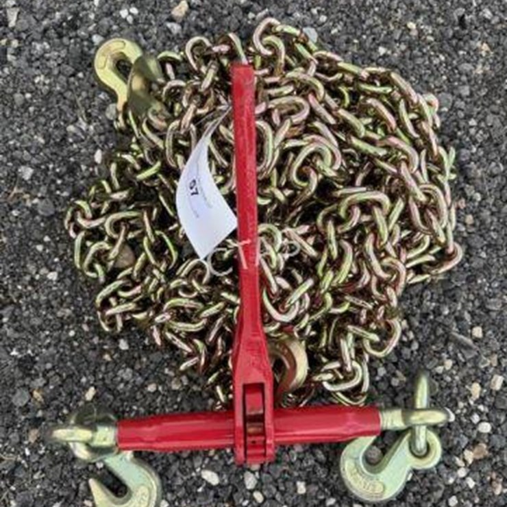 #57 • (2) 3/8" 20' Chains & (1) 9,200 lb Boomer