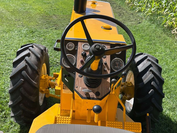 minneapolis-moline-g850-image-32