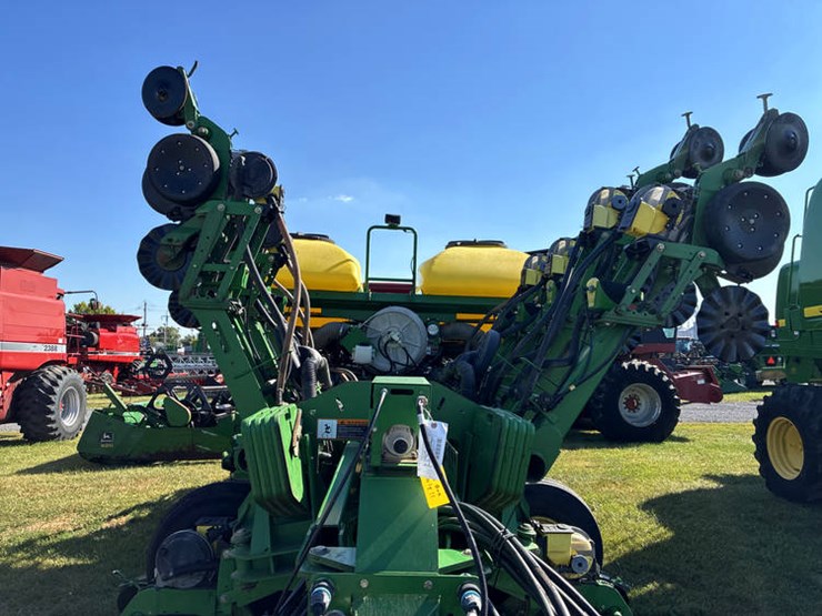 2011-john-deere-1790-image-6