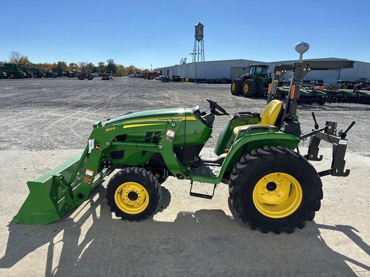 2018-john-deere-3038e-image-6