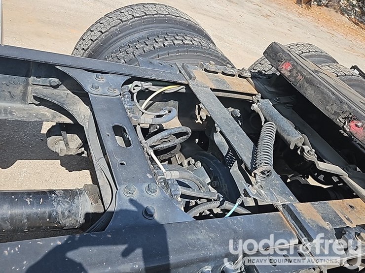 2017-international-8600-image-15