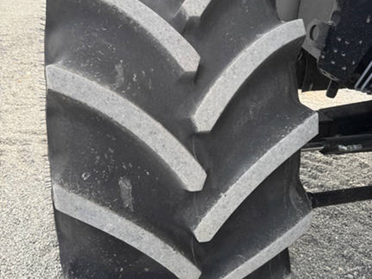 2023-case-ih-8250-image-32