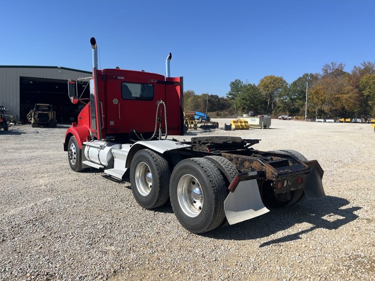 2004-caterpillar-c15-image-9