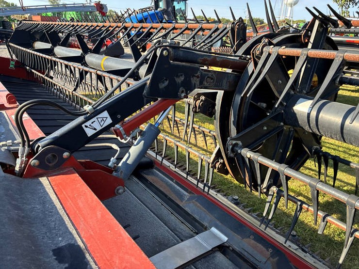 2015-case-ih-3162-image-35