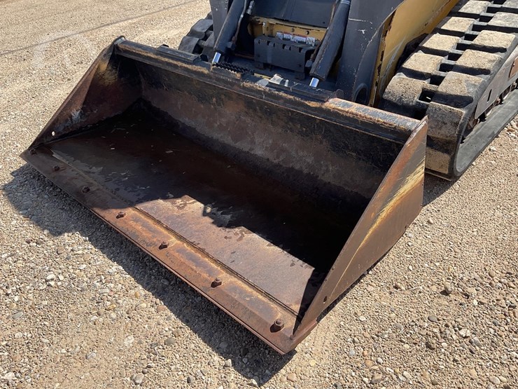 2015-deere-323e-image-3