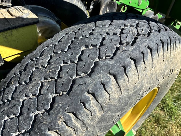 2011-john-deere-1790-image-36