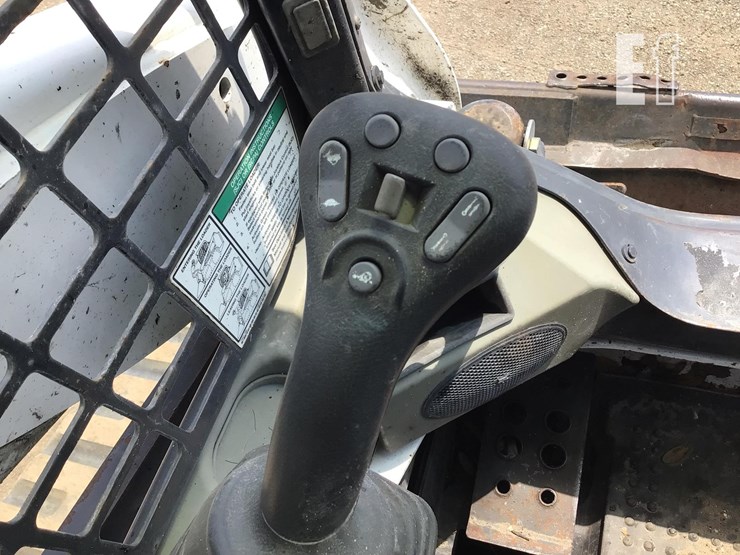 2017-bobcat-t740-image-15