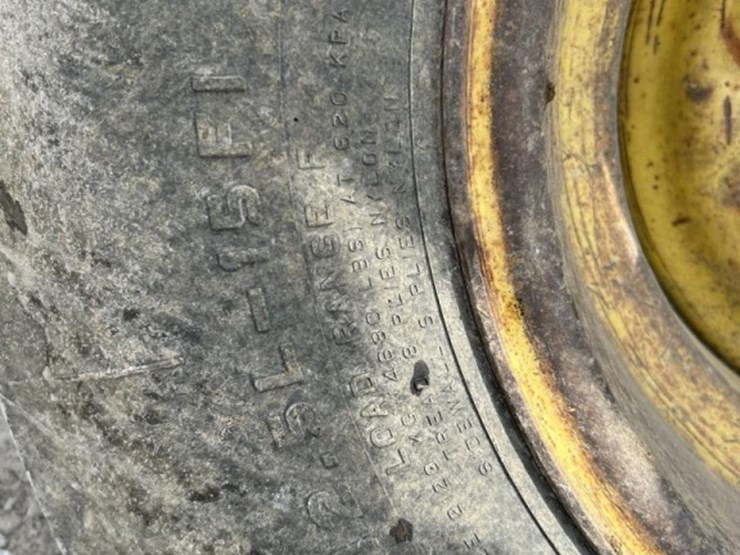 2002-john-deere-2400-image-31