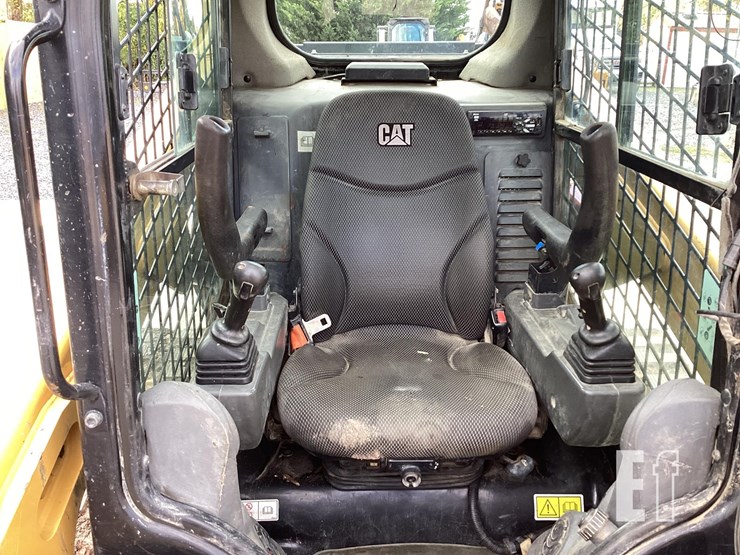 2020-caterpillar-259d3-image-14