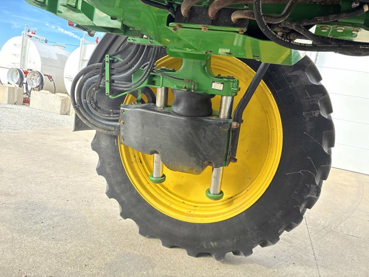2014-john-deere-r4038-image-66