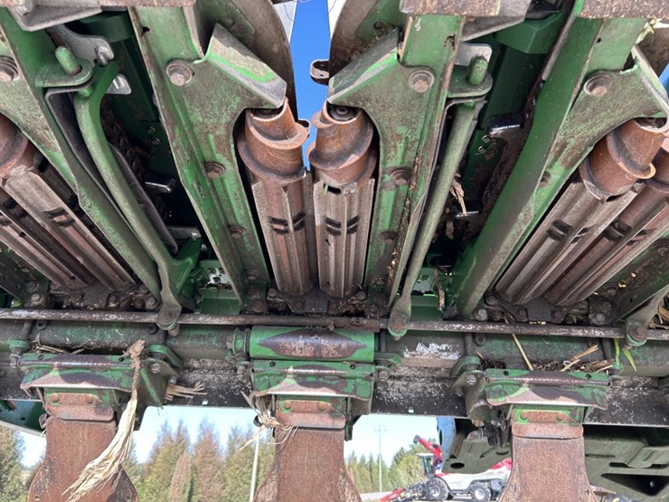 2021-john-deere-c18f-image-60