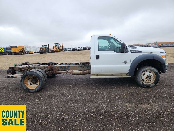 2013-ford-f550-image-25