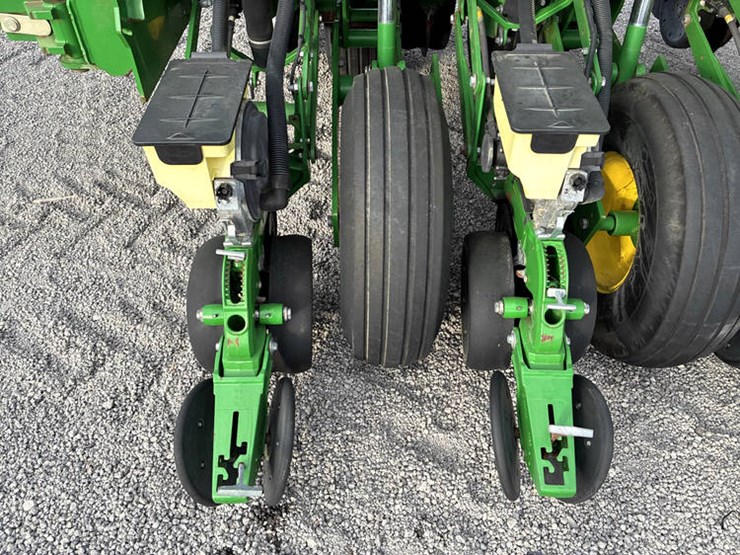 2018-john-deere-1795-image-31