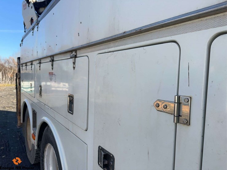 2012-international-7400-image-17