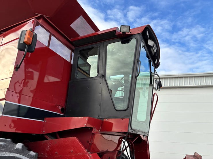 1990-case-ih-1660-image-13