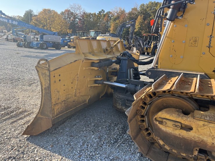 2021-deere-850l-wlt-image-11