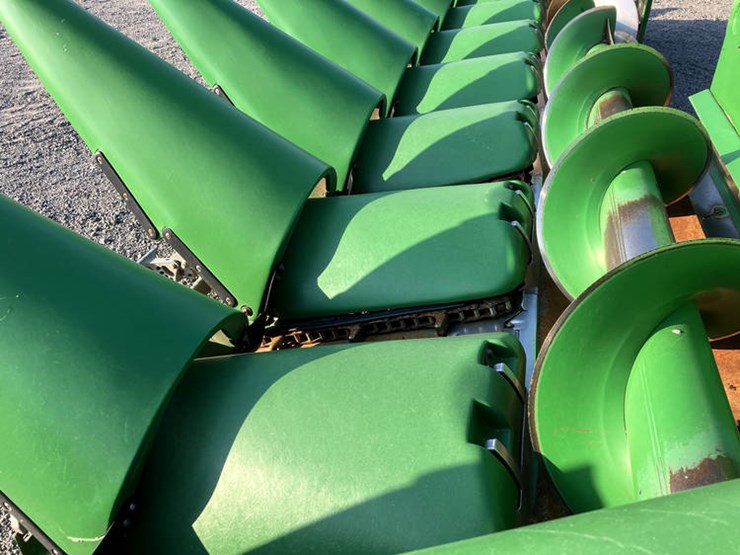 2013-john-deere-608c-image-6