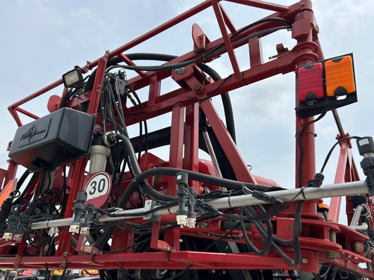 2014-case-ih-3200b-image-19