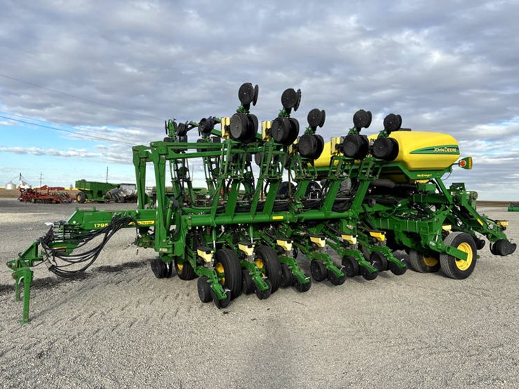 2018-john-deere-1795-image-10