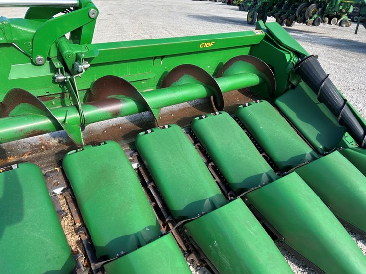 2021-john-deere-c18f-image-39