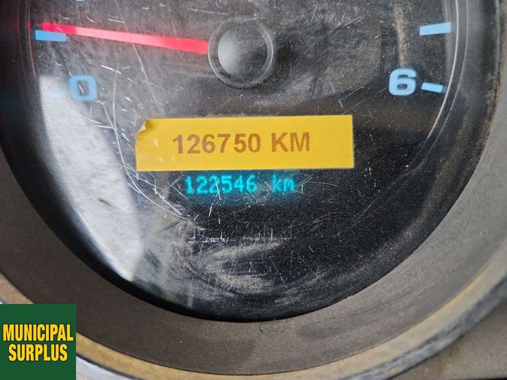 2013-chevrolet-silverado-3500hd-image-8