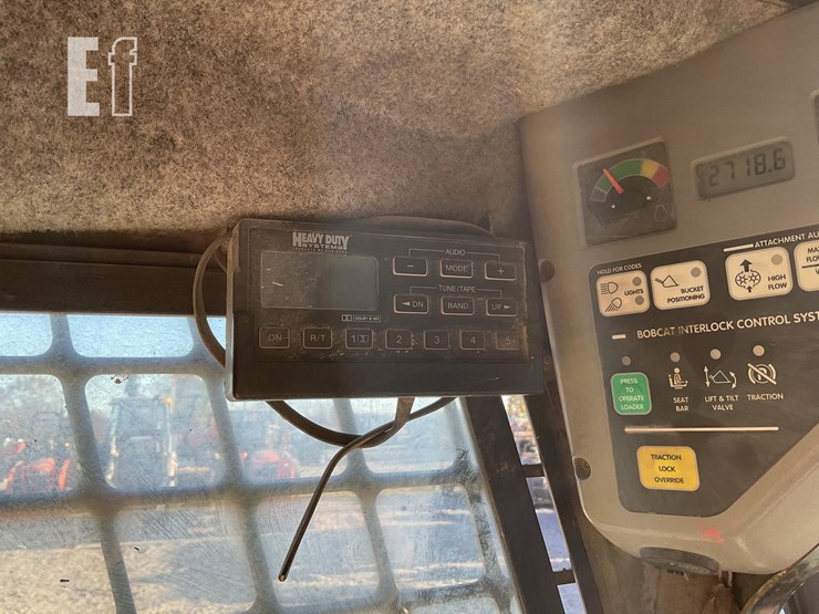 2005-bobcat-t300-image-20