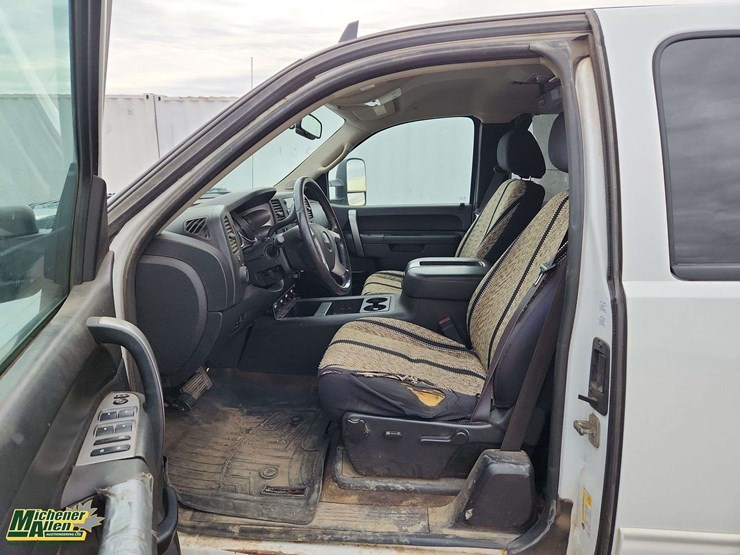 2013-gmc-sierra-2500hd-sle-image-12