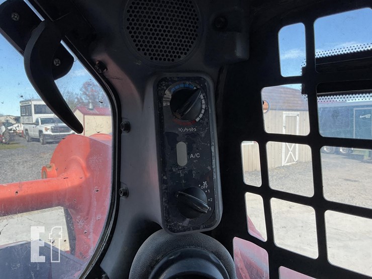 2021-kubota-ssv65-image-15