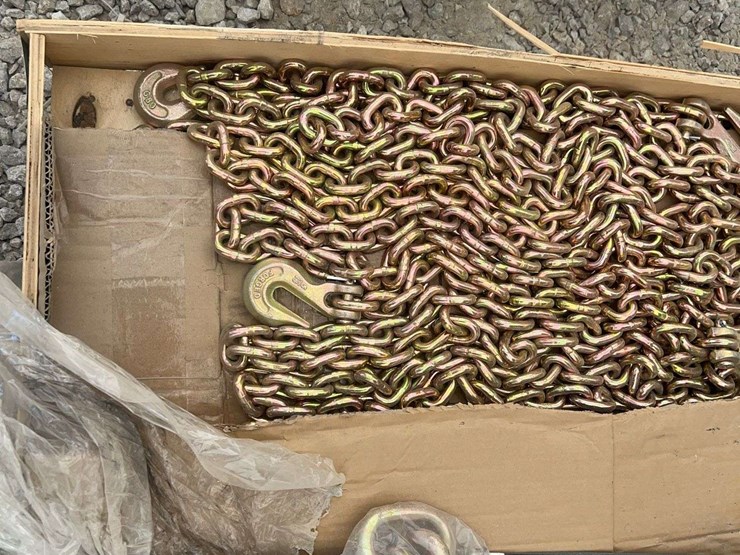 (8)-3/8”-x-20’-grade-70-transport-chains-with-ratchet-binders-image-3