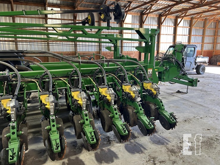 2014-john-deere-db60-image-6