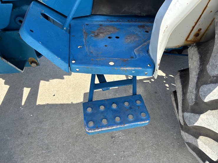 new-holland-2120-image-28