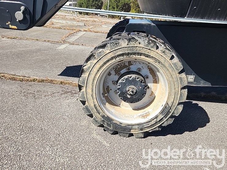 2014-jlg-800aj-image-16