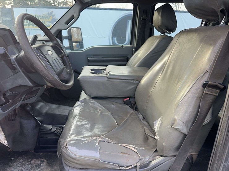 2011-ford-f550-xl-image-22